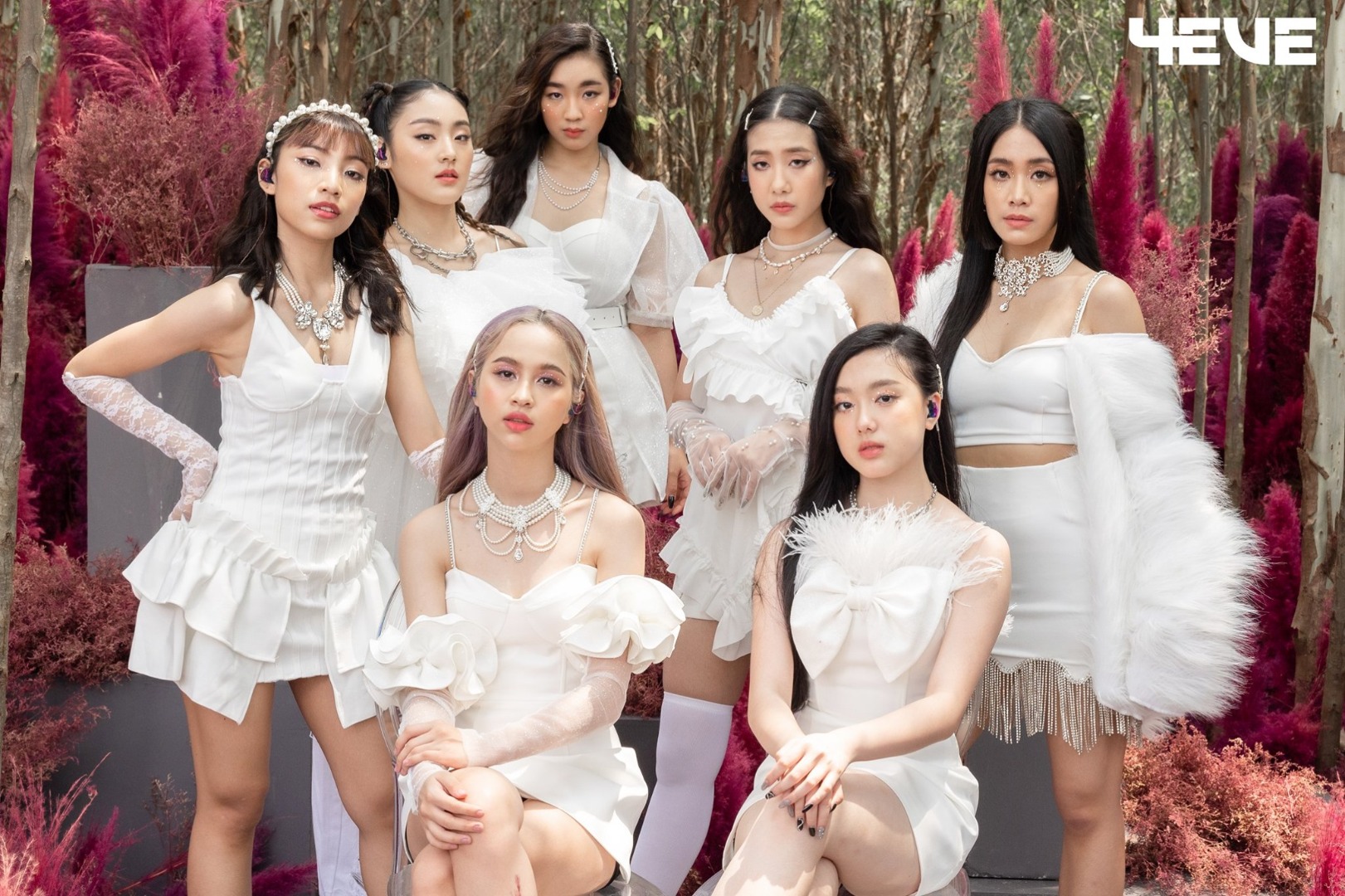 ภาพแฟชั่นของสมาชิกวงเกิร์ลกรุ๊ปไทย